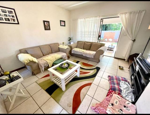 3 BEDROOM TOWNHOUSE FOR SALE IN SUGAR BUSH ESTATE